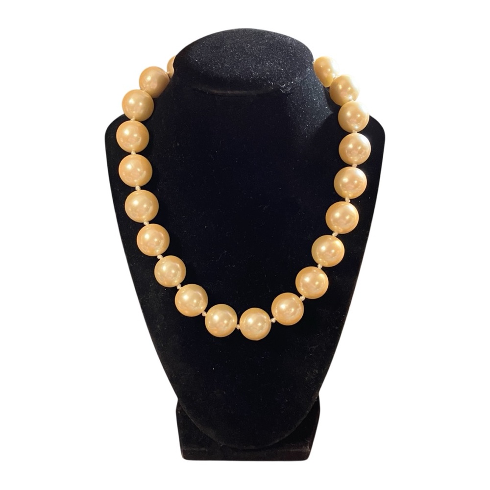 Liz Claiborne Chunky Cream Glass Faux Pearl Necklace